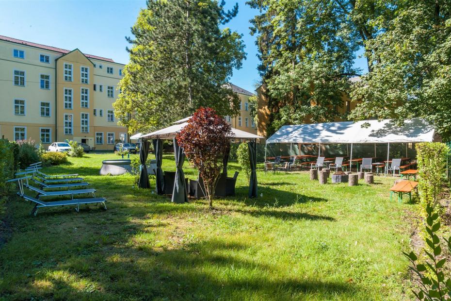 Hotel Metropol - Garten